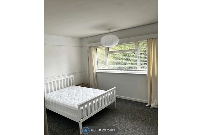 Flat D, Bassett Avenue, Southampton photo 2