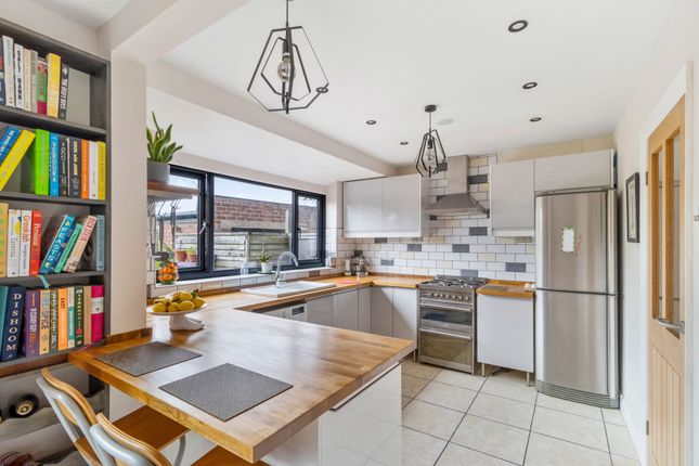 24 Acton Avenue, Warrington photo 4