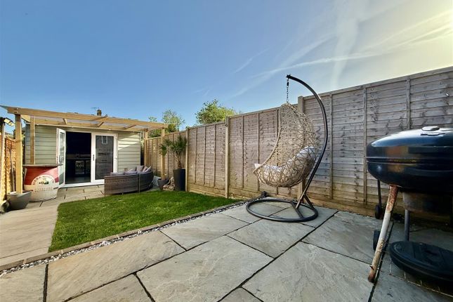 20A, Summersdeane, Brighton photo 3