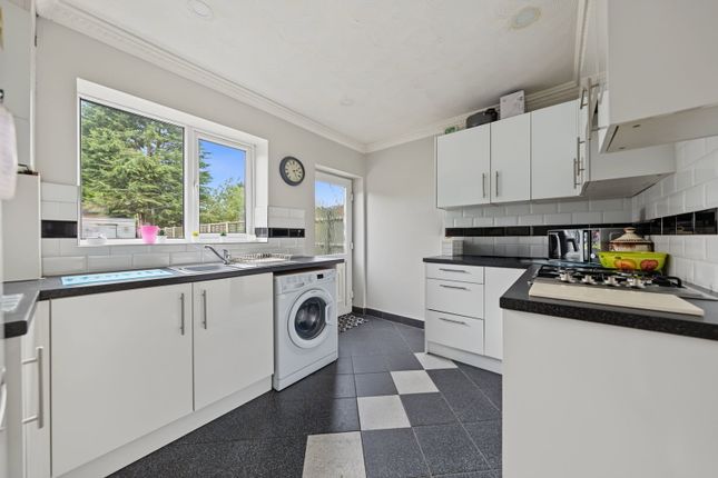 10, Shelley Croft, Birmingham photo 2