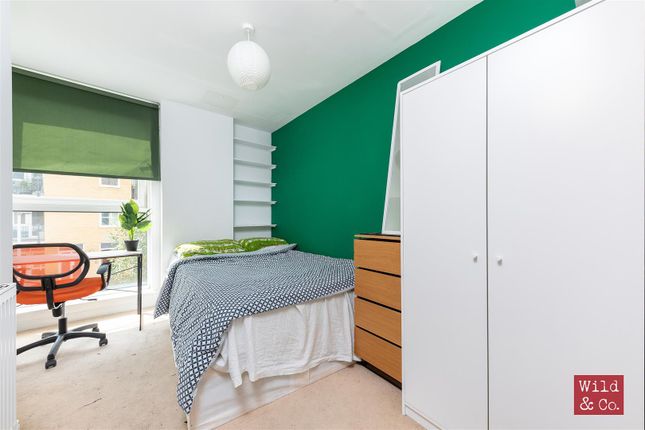 Flat for sale in Hacon Square, Richmond Road, London