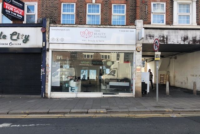 Retail premises to let in Station Road, Harrow