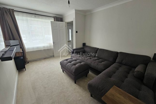 15, Wheat Close, Dewsbury photo 2