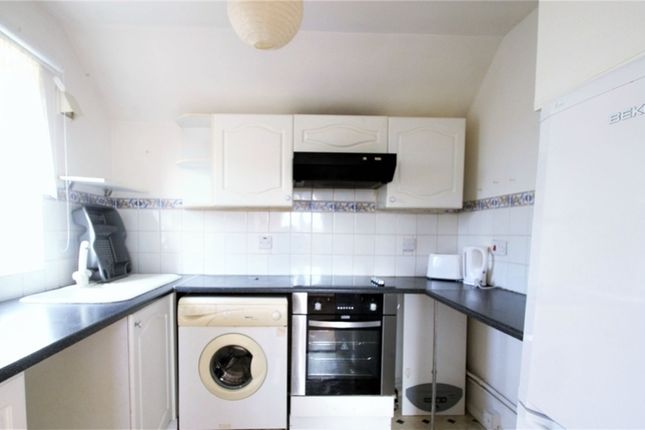 25, Badgers Close, London photo 2