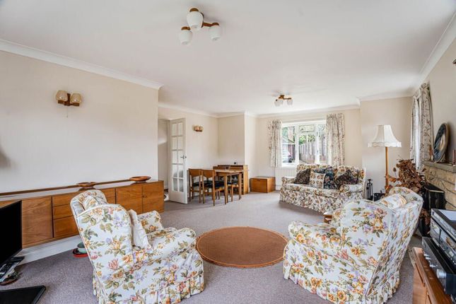 1, Childs Hall Drive, Leatherhead photo 4