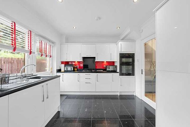 9 Loch Achray Street, Glasgow photo 3