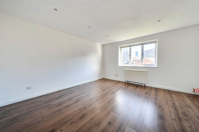 136, Armoury Road, London photo 4