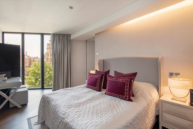 Flat for sale in One Hyde Park, Knightsbridge, London