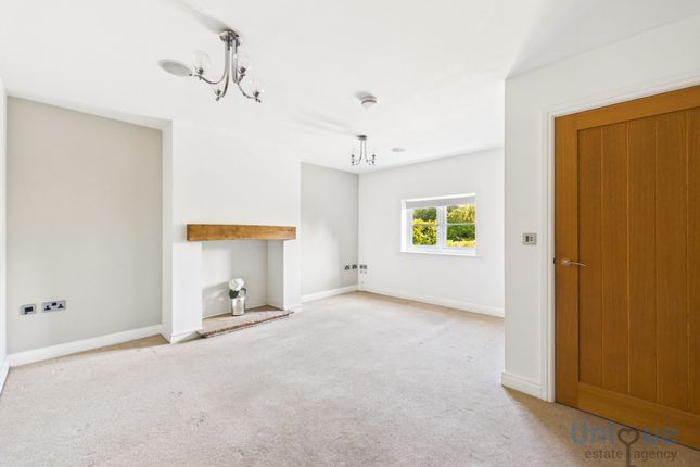 6, The Rowans, Greenhalgh photo 2