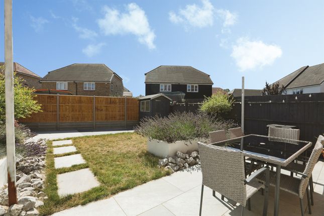 84, Eveas Drive, Sittingbourne photo 4