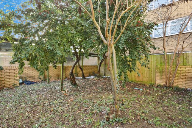164B,, Ramsons Avenue, Milton Keynes photo 2