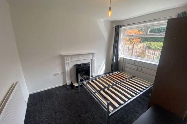 Terraced house to rent in Bank Lane, Salford