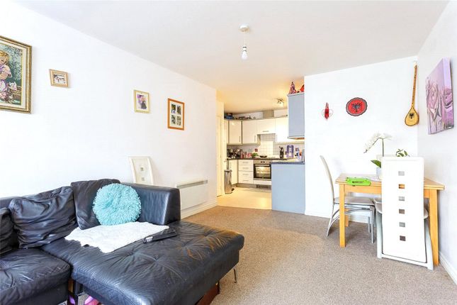 Flat for sale in The Fairways, Portsmouth, Hampshire