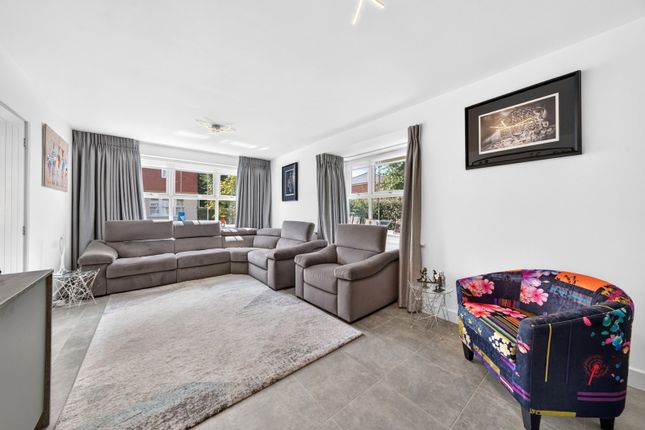 1, Heath Way, Shenley photo 2