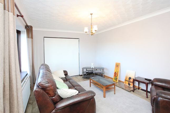 64, Heol Cwm Ifor, Caerphilly photo 3