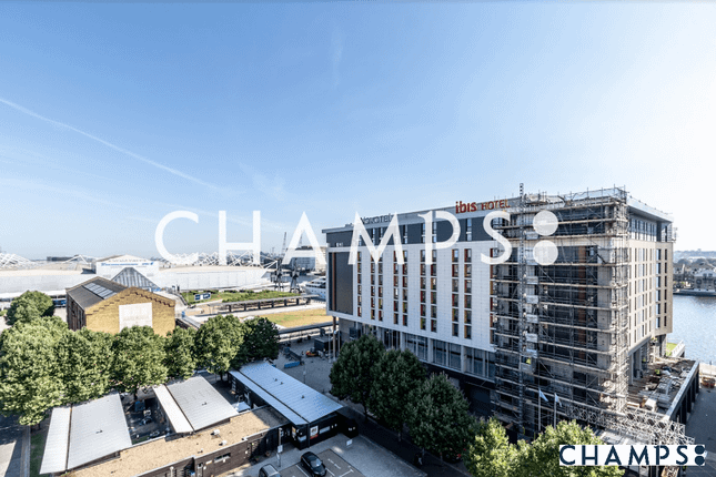 Flat 803 Royal Docks West, 12 Western Gateway, Royal Docks, London photo 3