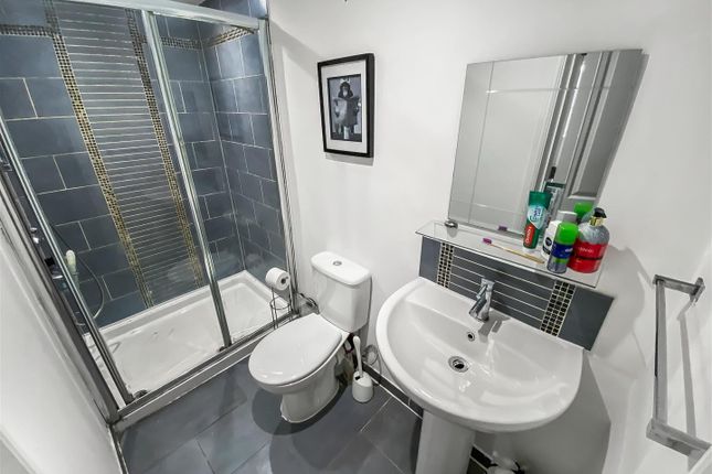 30, Greathead Crescent, Newton Aycliffe photo 3