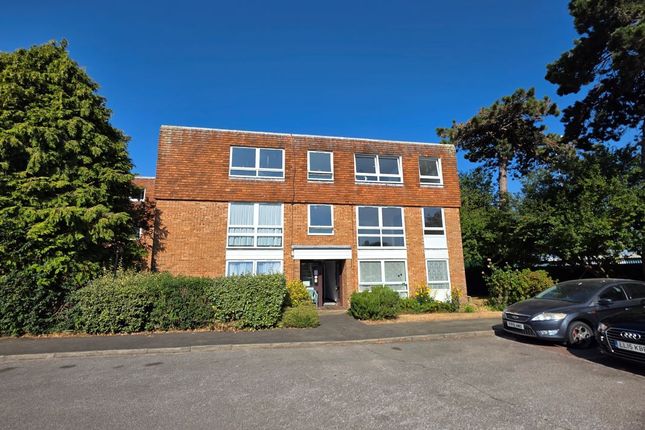 3-bed flat on 75, Kyoto Court, Bognor Regis, £65,000