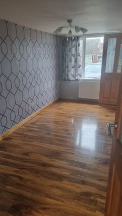 28, Bosworth Drive, Burton upon Trent photo 4