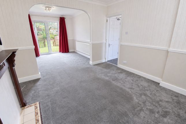64, Kingshill Avenue, Romford photo 3