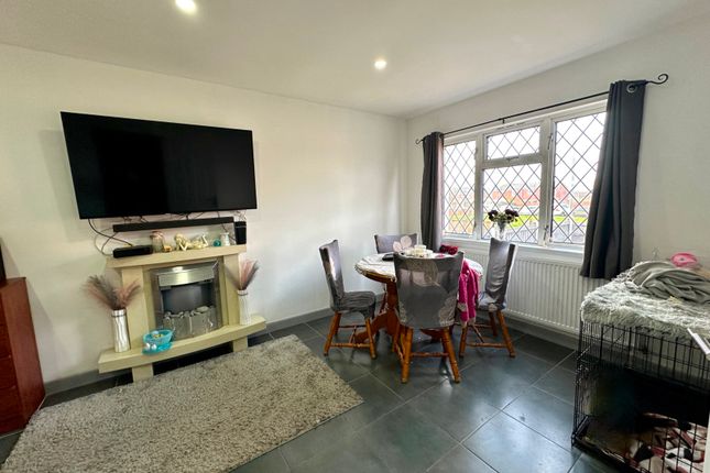 23, Rowlands Close, Walsall photo 3