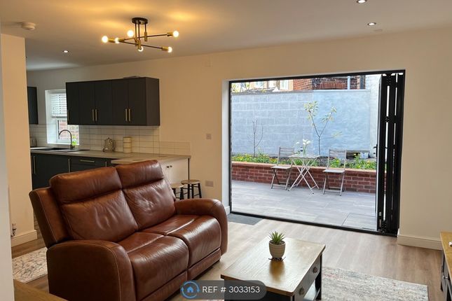 Clough Road, Sheffield photo 2
