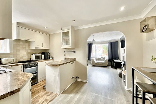 9 Epsom Close, Stoke-On-Trent photo 3