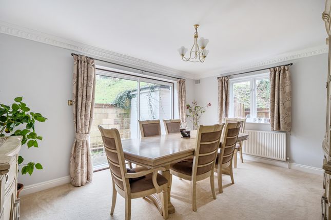 12, Deerswood Close, Caterham photo 4
