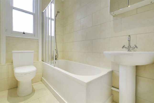 Flat for sale in Welbeck Court, Addison Bridge Place