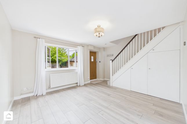 2, Keats Avenue, Redhill photo 4