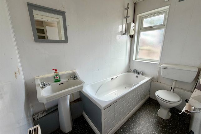 251, Pool Farm Road, West Midlands photo 3