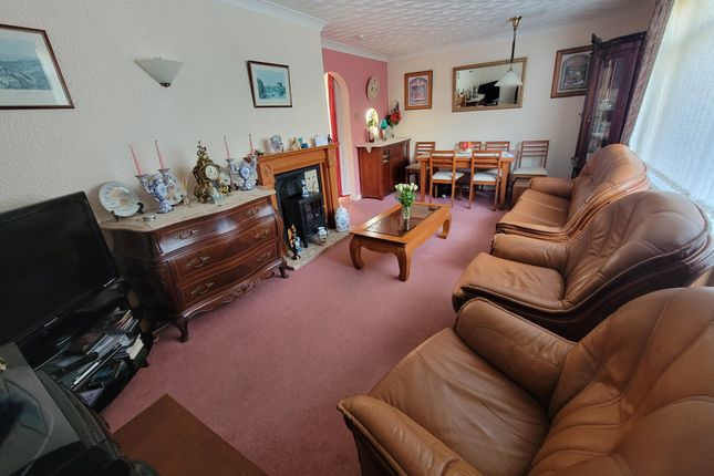 3, Treetops, Llanelli photo 4