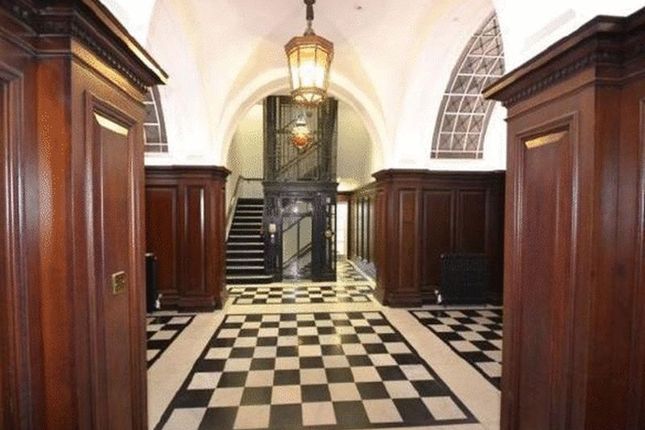 Flat to rent in Mount Stuart Square, Cardiff