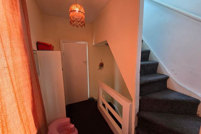9 Bridgwater Road, Bradford photo 4