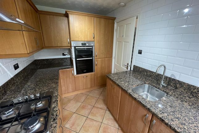 55, Britannia Drive, Burton-On-Trent photo 4