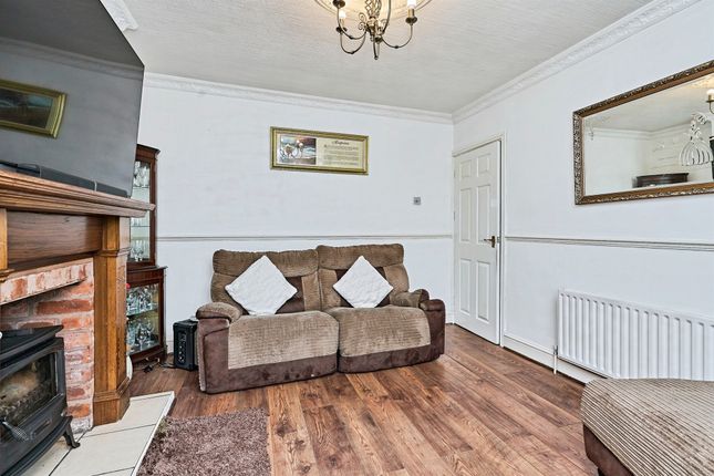 6, Willow Avenue, WOLVERHAMPTON photo 3