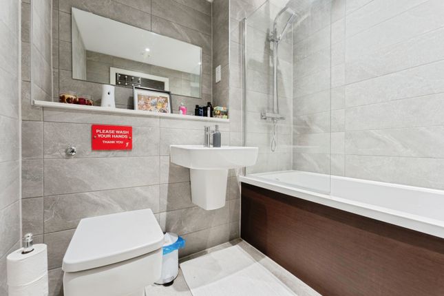 Apartment 302, 2a Park Lane, Liverpool photo 2