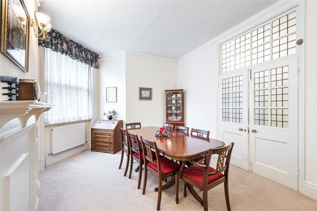 177 Ashley Gardens,, Emery Hill Street, London photo 2