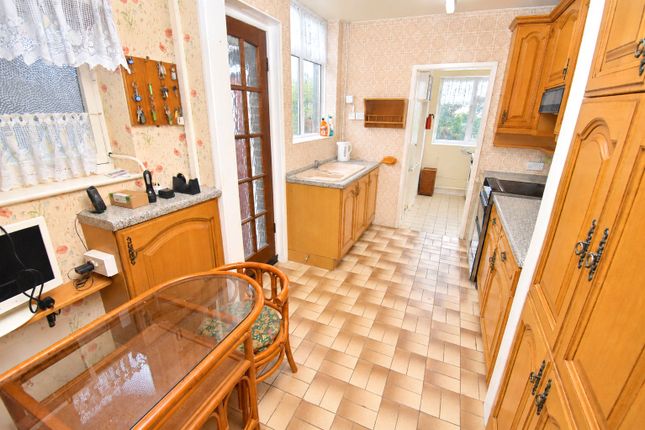 Douglas Crescent, Dunstable photo 4