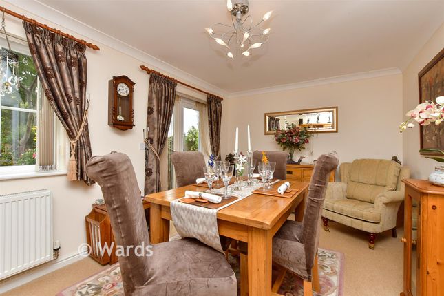 17, Shelduck Close, Rochester photo 4