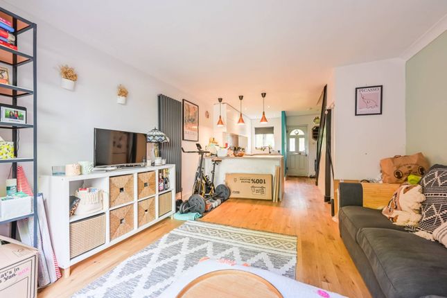 Property to rent in Hopkins Close, Muswell Hill, London