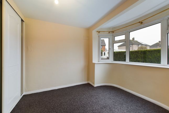 Flat to rent in Horsbere Road, Hucclecote, Gloucester