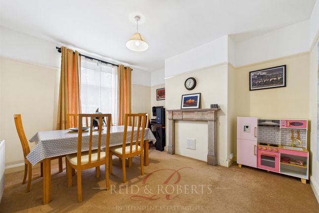 Rosedale, Main Road, Holywell photo 4