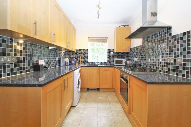 Flat to rent in Chiltern Hill, Chalfont St. Peter, Gerrards Cross