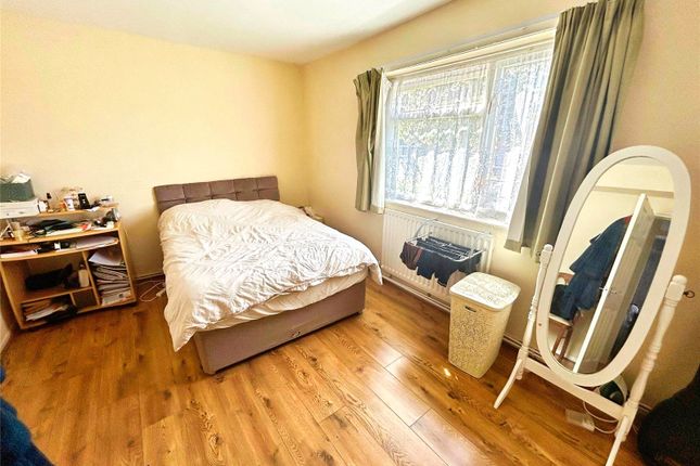 14, Long Close Avenue, Coventry photo 4