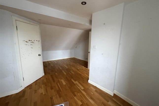 Kingsley Road, Hounslow photo 4