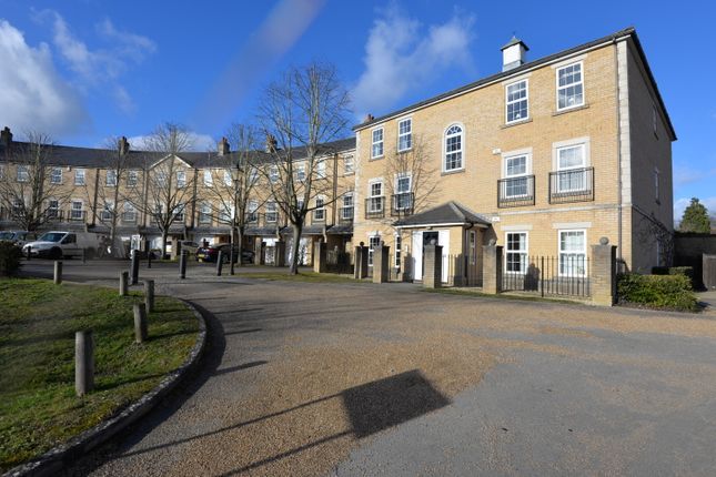 Thumbnail Flat to rent in The Crescent, Oxford