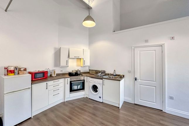 Flat for sale in Regent Street, Rugby