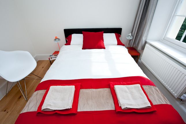 Flat to rent in Lower Clapton Road, London