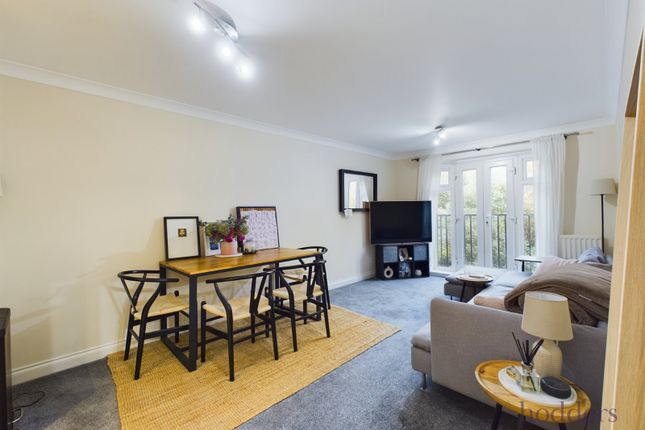 Flat 19, St. Georges Gate, Addlestone photo 3